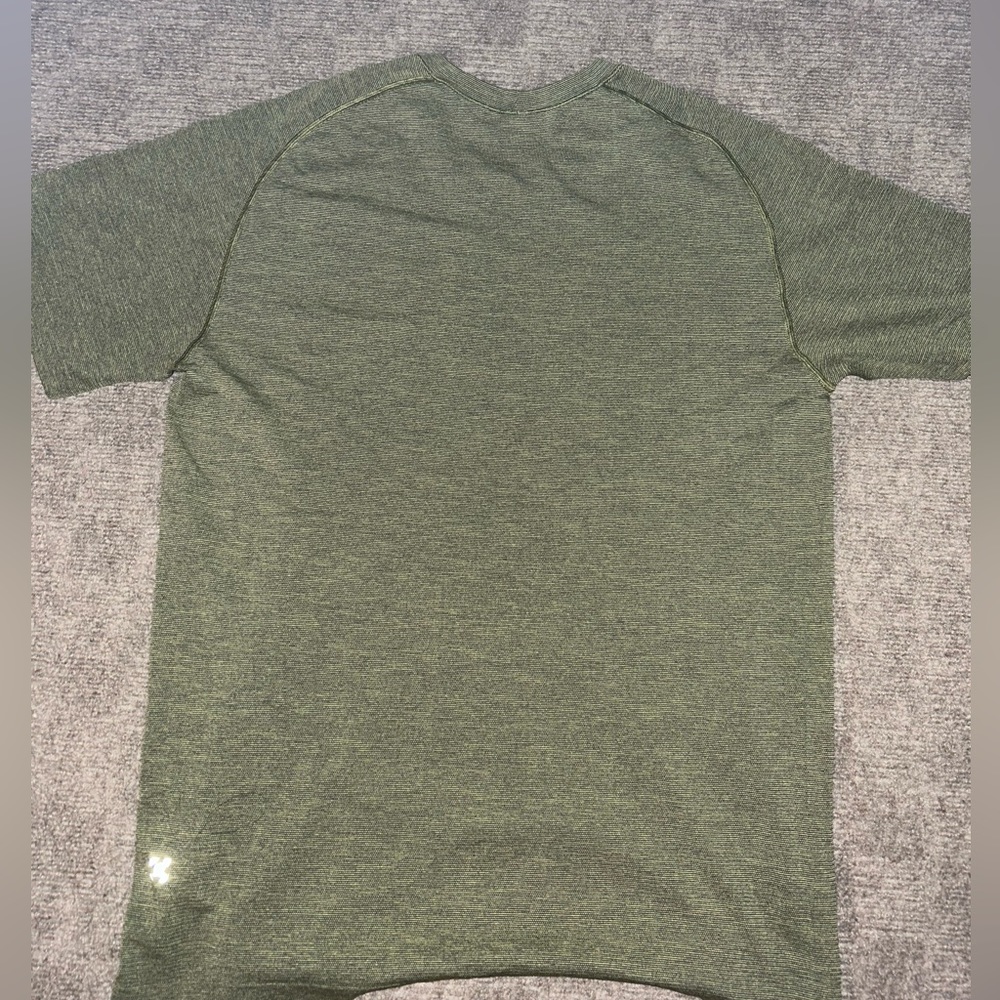 Lululemon Metal Vent Tee Size L